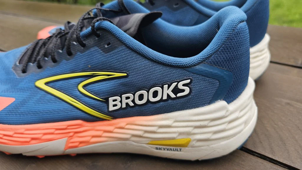 Brooks Catamount 4